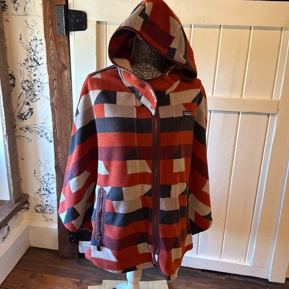 Patagonia Jackets & Blazers - Patagonia Synchilla Geometric Aztec Patterned Fleece Poncho
